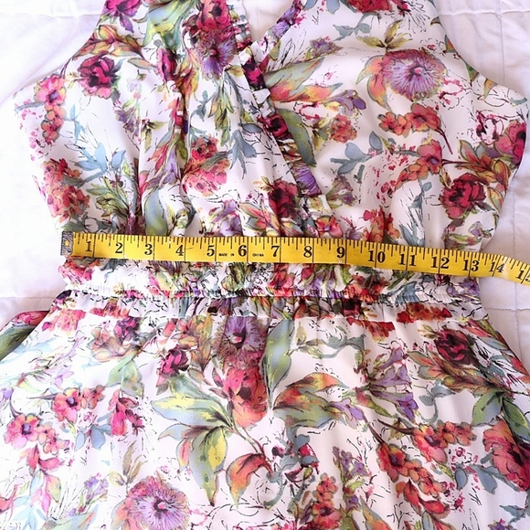 Maggy London Romantic Floral Garden Sleeveless Maxi Dress Sz 6 V-neck Line - Picture 9 of 9